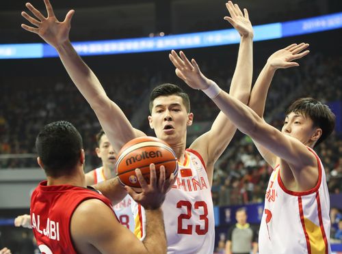 中国男篮再负菲律宾：球员与球队需共同提升，迎接亚运会挑战