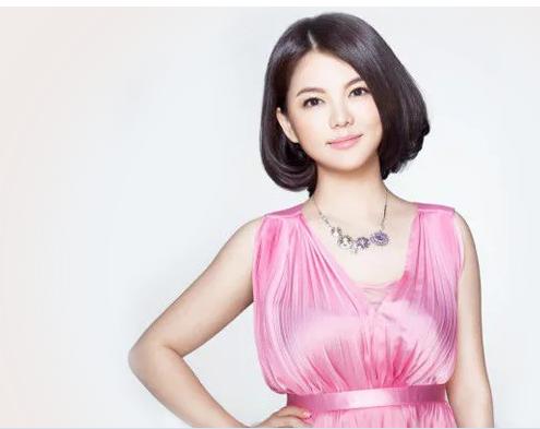 李湘从湖南卫视主持人到女富婆的蜕变：事业与家庭的双赢