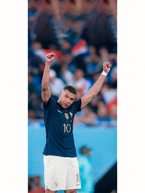 姆巴佩：法国足球的骄傲，传奇英雄的辉煌之路