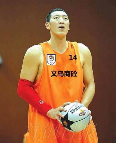 孙明明的篮球生涯与影响力：传奇巨星的故事