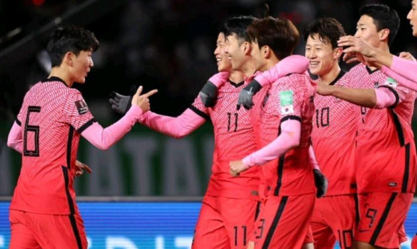 韩国男足大胜后期待与越南队的三连胜，孙兴慜或将出场备受瞩目