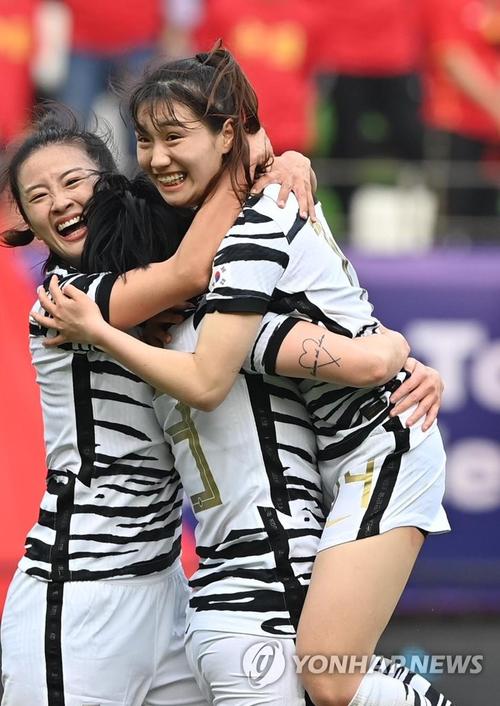 韩国女足惨败朝鲜：主教练科林贝尔赛后表达不满并提出改进意见