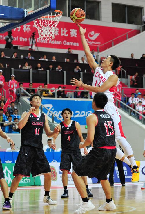 姚明和易建联虽未参加2010亚运男篮比赛，但仍是推动中国篮球发展的关键人物