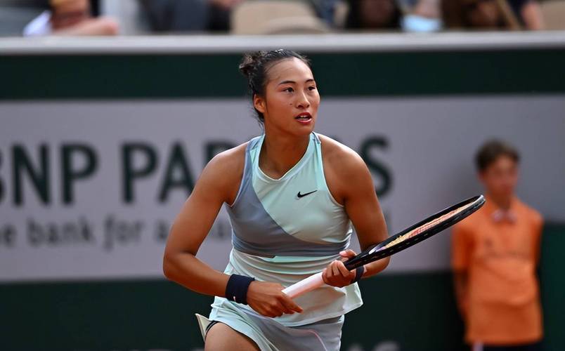 中国网球双星闪耀：袁悦郑钦文先后闯入WTA决赛创纪录