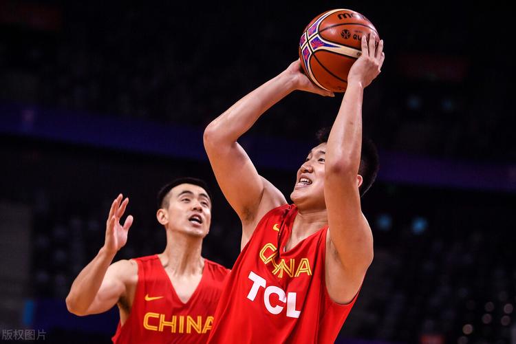 中国男篮机遇与挑战：杭州亚运会药检风波下的荣耀与责任