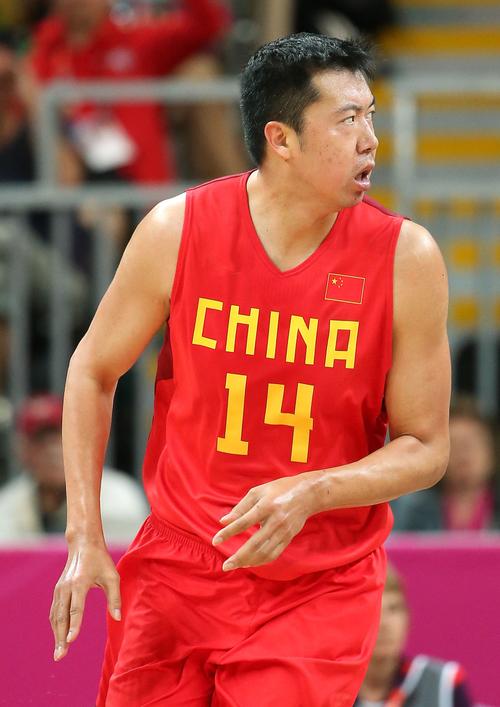 王治郅：中国男篮辉煌背后的付出与误解