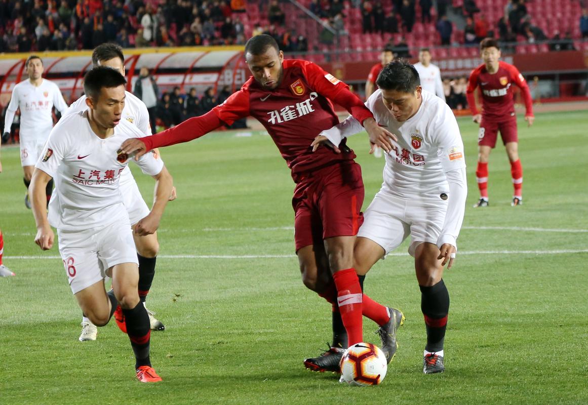 河北华夏幸福足球俱乐部举办特殊时期足球比赛