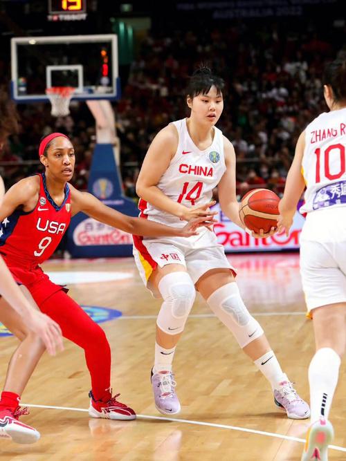 中国女篮与比利时女篮：小组赛第二名的争夺