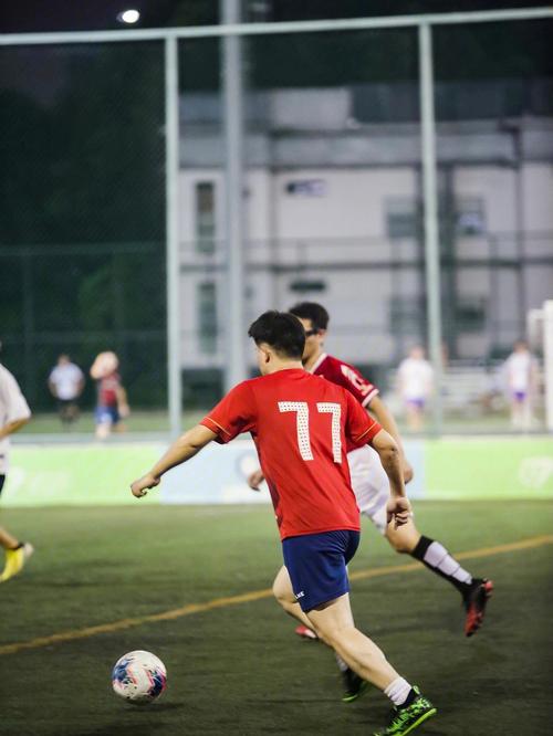 中国足球队友谊赛取得胜利：广州恒大胜米内罗竞技