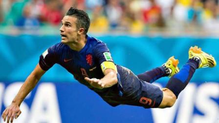 范佩西的鱼跃冲顶：世界杯历史上的经典时刻