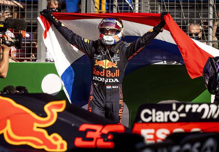 F1巴西大奖赛：维斯塔潘红牛赛车夺冠，阿隆索诺里斯获亚季军