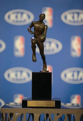 篮球史上著名球星大盘点：迈克尔·乔丹、勒布朗·詹姆斯等传奇人物一览