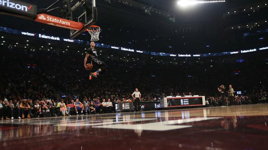 NBA扣篮大赛回顾：飞人卡特与字母哥的巅峰对决，2021赛季再燃激情！