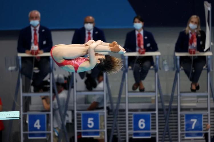 奥运会跳水决赛：10米跳台5次，3米跳板6次