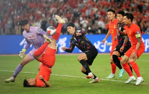 国足奇迹之夜：逆袭重返12强赛，点燃中国足球的希望之火