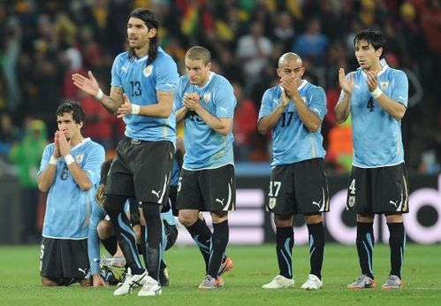 乌拉圭国家队：传奇与未来的融合，为荣誉而战
