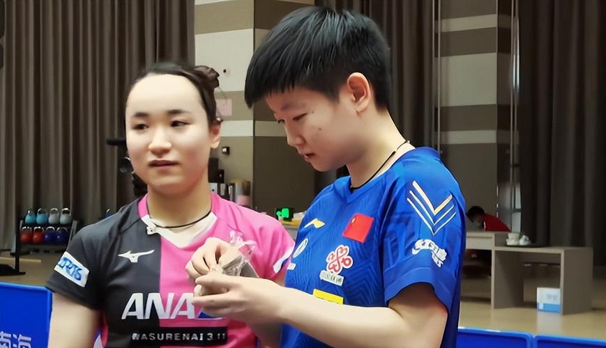 中国乒乓女团东京奥运再夺冠军：陈梦、孙颖莎、王曼昱展现强大实力