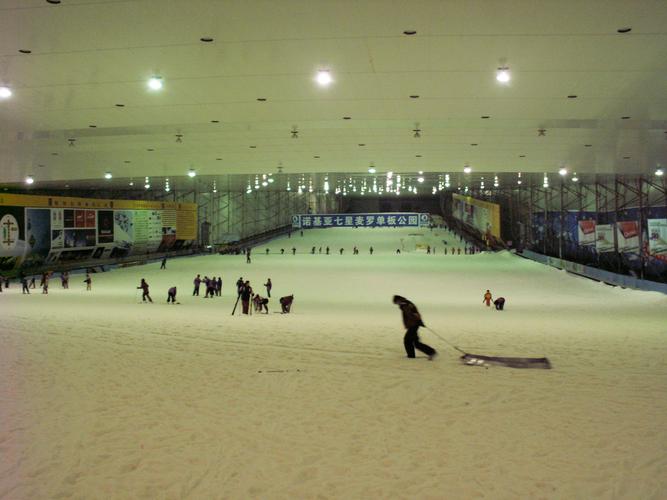 上海银七星室内滑雪场：体验冰雪运动的魅力