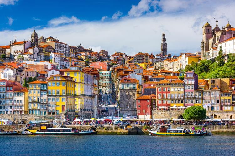 葡萄牙与巴西：历史、文化及经济差异的对比