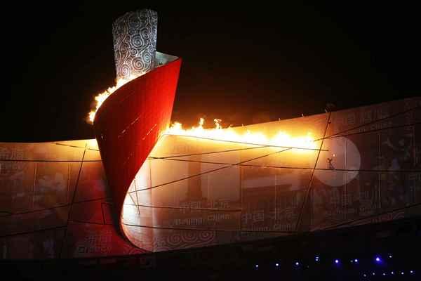 北京奥运火炬传递：130天穿越31个省市，最终抵达国家体育场的壮丽征程