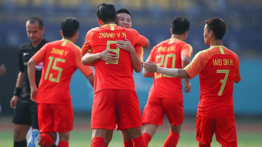 中国男足亚运队大胜印度队：久尔杰维奇调整阵容为下一场比赛做好准备