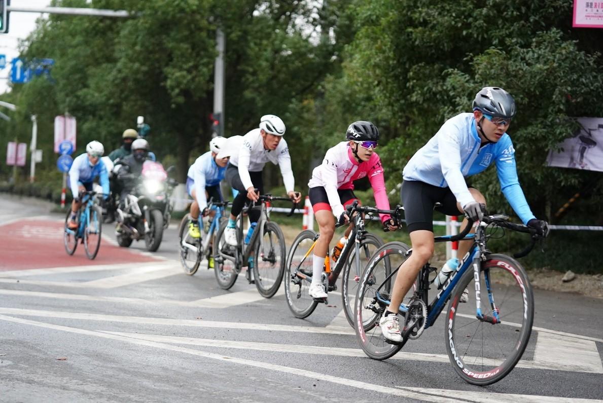 环广西公路自行车世界巡回赛线上挑战赛：骑行爱好者的新舞台