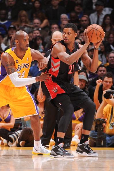 NBA Live操作技巧大解析：从防守到进攻，让你成为篮球场上的霸主！