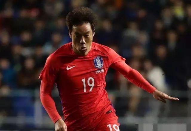 韩国足球遭遇连败，主教练崔龙洙下课危机