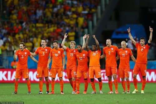 荷兰2-4克罗地亚：欧国联半决赛惨败，科曼战术遭质疑